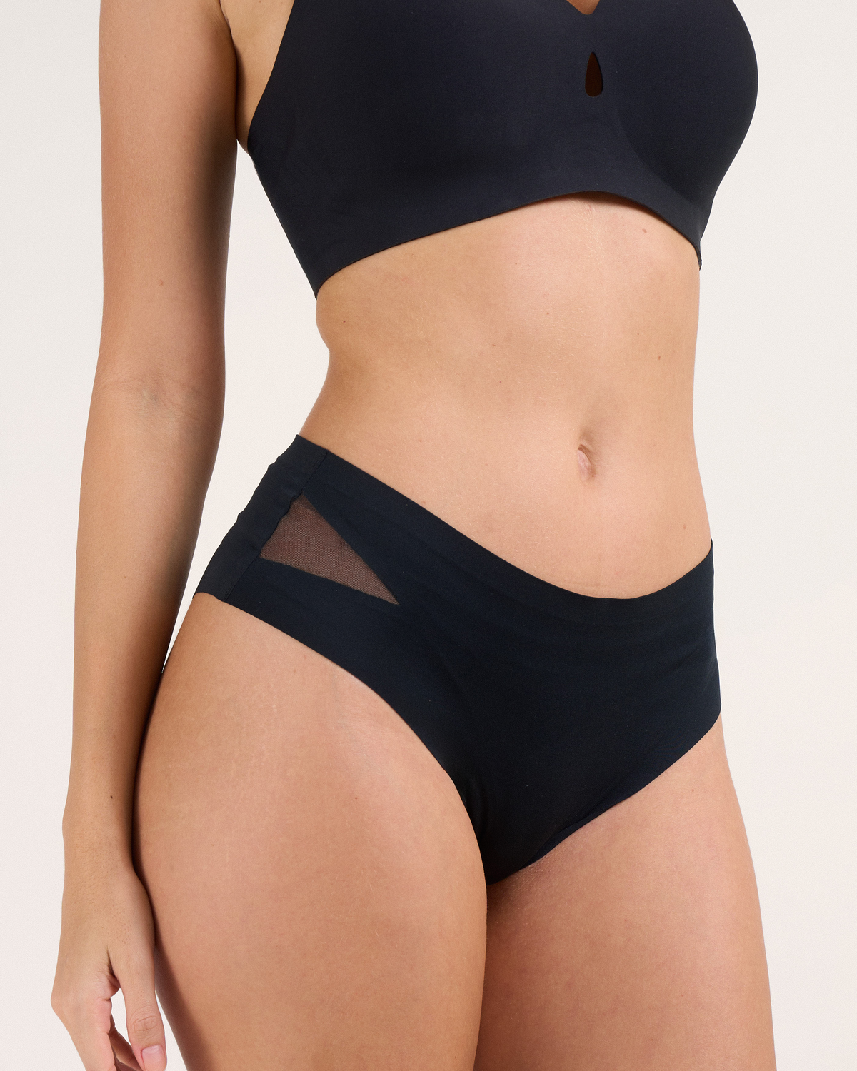 Seamless Mesh-Trim Brief