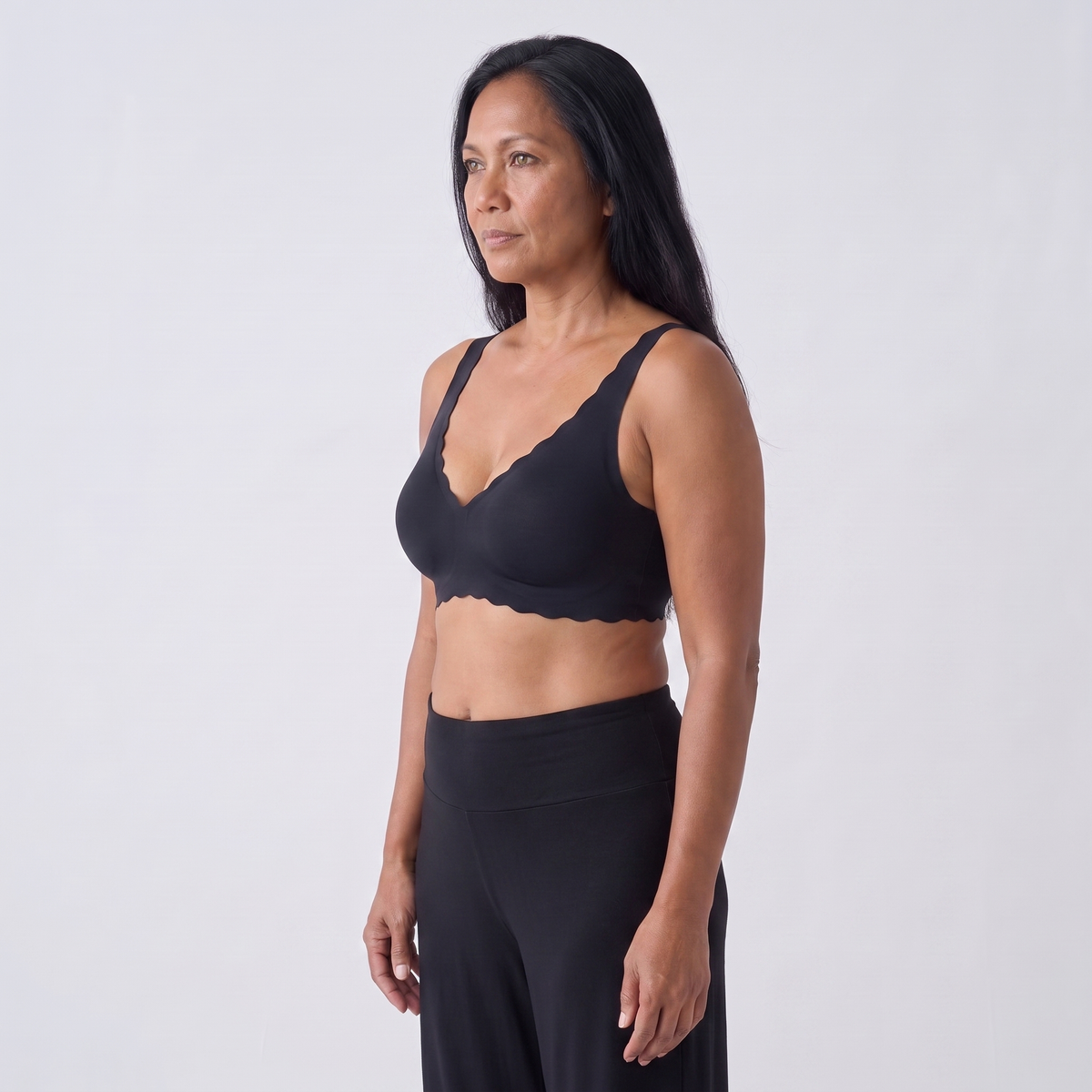 The Scalloped Deep V Wireless Bra — side view