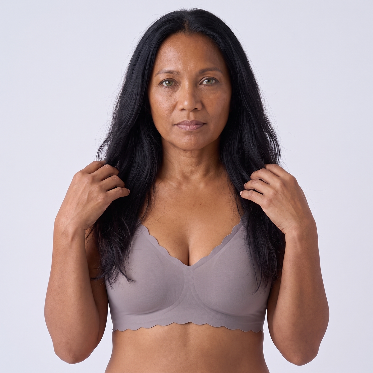 The Scalloped Deep V Wireless Bra — Grey
