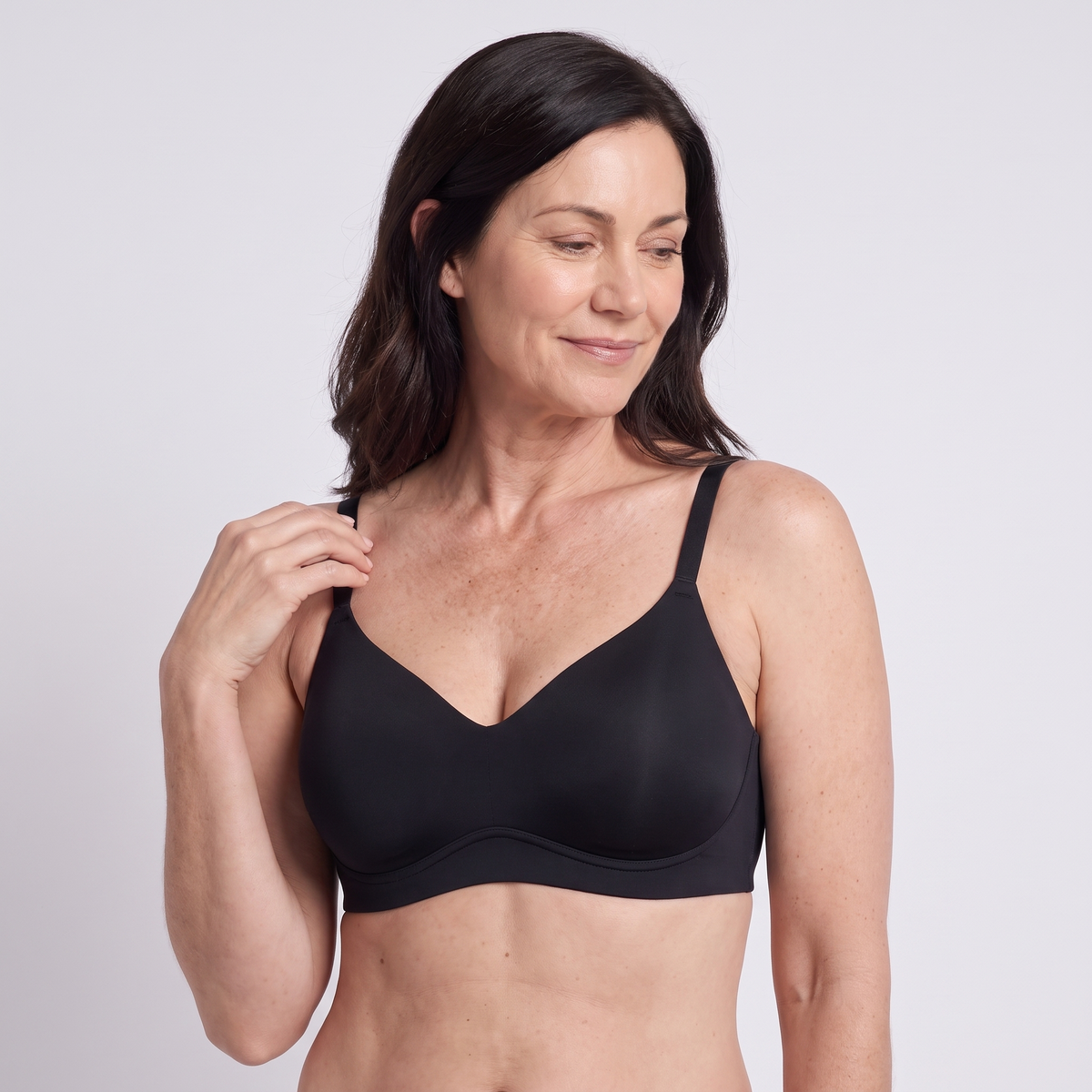The Everyday QuietFrame Push-Up Set in Black — close-up