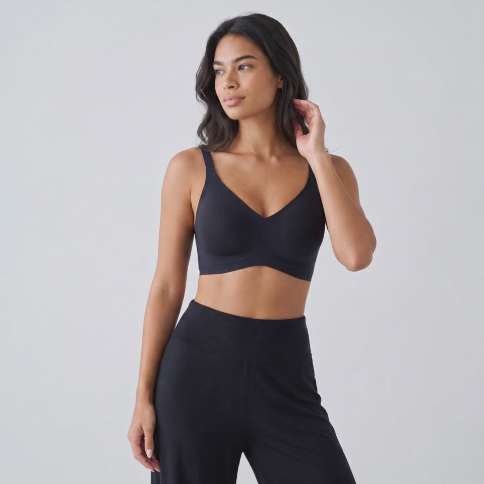 The Everyday QuietFrame Push-Up Bra on model